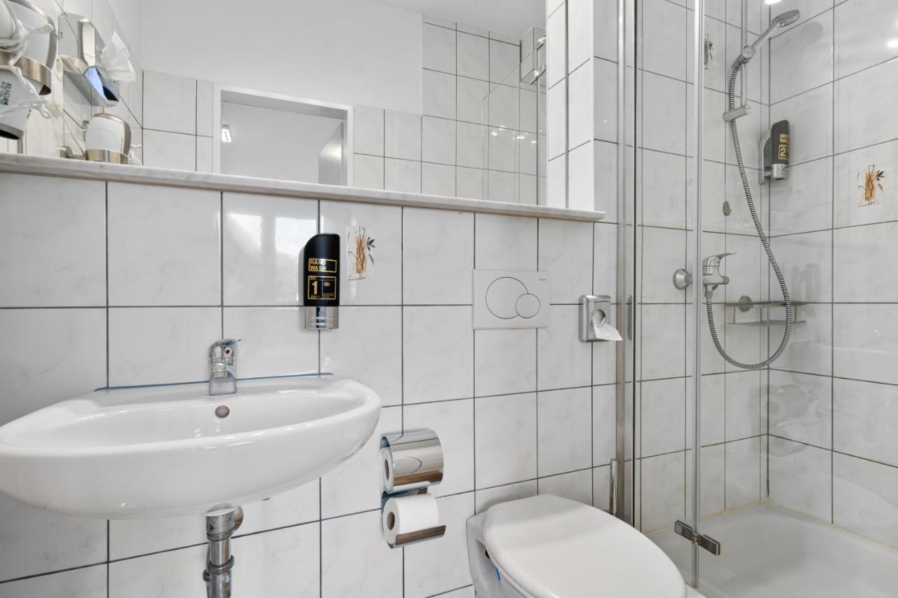 Apartment 4, Direkt Am Bahnhof Aken Buitenkant foto